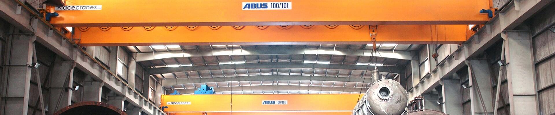 ABUS dubbelliggerloopkraan met een draagvermogen van 100 ton in een productiefaciliteit van DESCON Engineering HFZC in de Verenigde Arabische Emiraten.