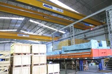 Bovenloopkraan met een draagvermogen van 20 ton en 6,3 ton worden gebruikt voor de bouw van intern transport van het bedrijf Eidt-Ciriex.