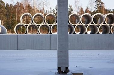 De onderneming Dahlgrens Cementgjuteri in Zweden produceert buizen van beton