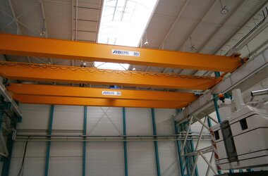 Bovenloopkranen met een draagvermogen van 20 ton en 80 ton elk in de productiehal van ENERCO in Frankrijk