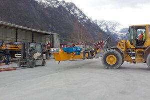 Lossen van de enkelliggerloopkranen bij het Noorse bedrijf Elementpartner